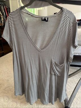 Bordeaux Gray and White Striped V-Neck Pocket Tee